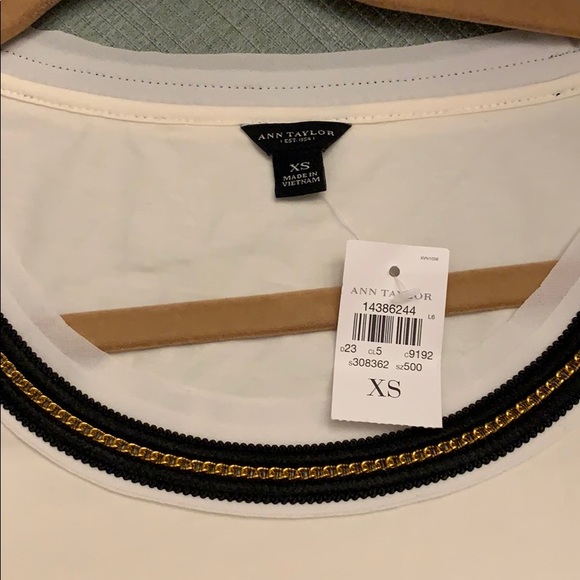Ann Taylor short sleeve cream top - Picture 2 of 4